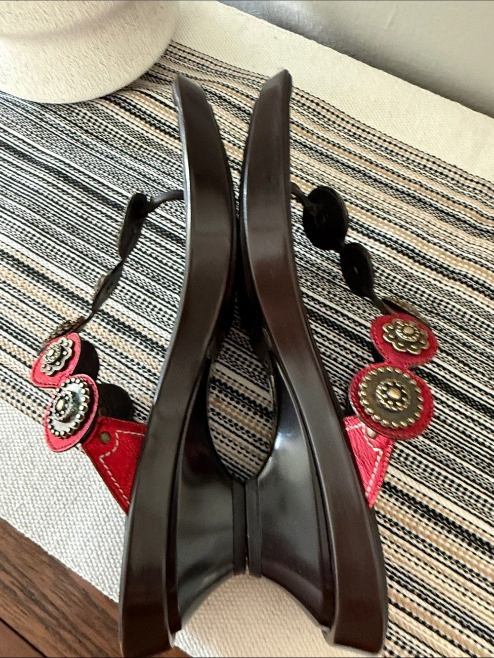 Donald J. Pliner Italy Western Concho Leather Thong Sandals Black Red Size 8